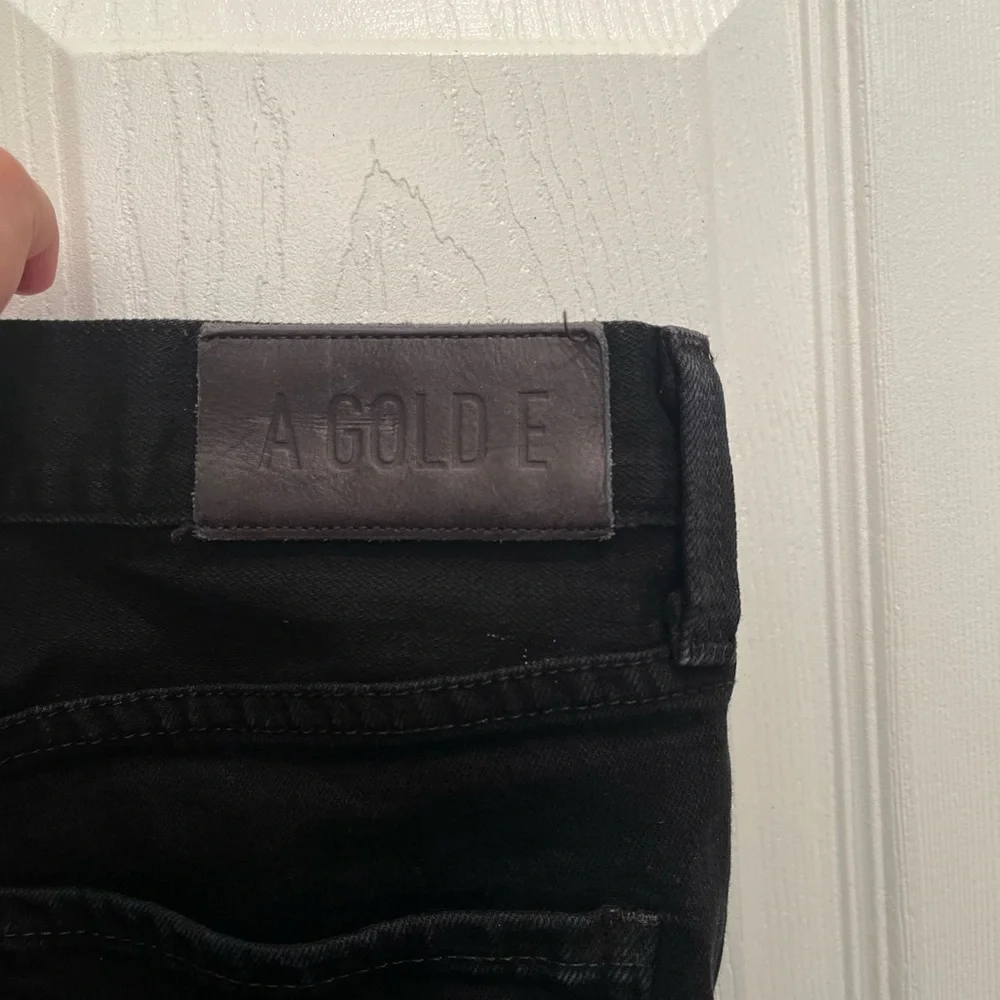 AGolde Riley High Rise Slim Leg Shorts In Vortex - Picture 5 of 7